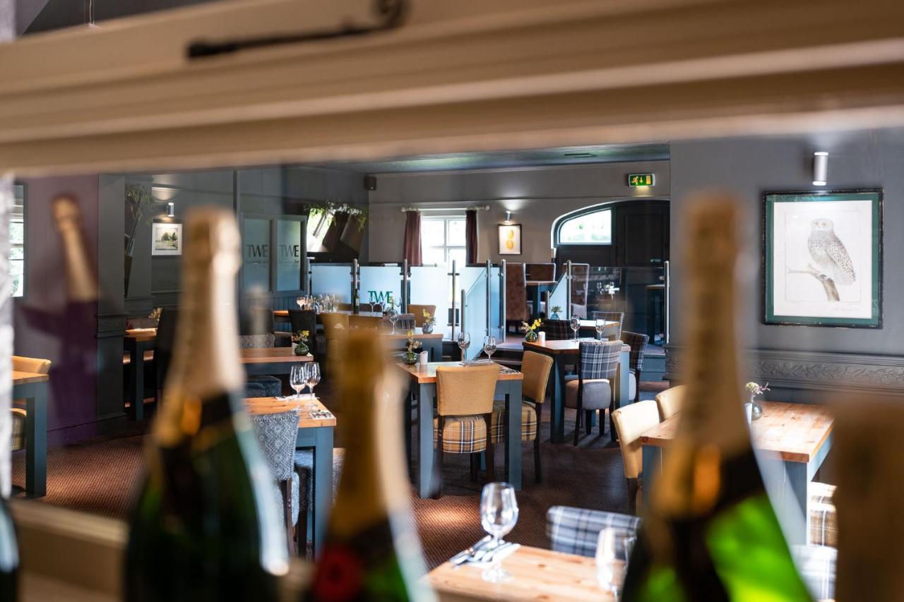 Hotel The World'S End - Northampton Ecton Exterior foto