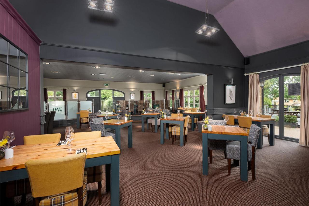 Hotel The World'S End - Northampton Ecton Exterior foto